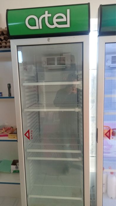 Холодильник витринный полкалар сатылады