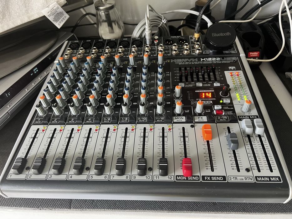 Mixer audio, Behringer, USB NOU
