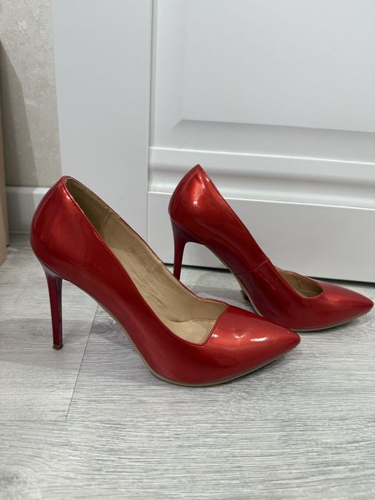 Туфли лодочки 38 размер маломерят