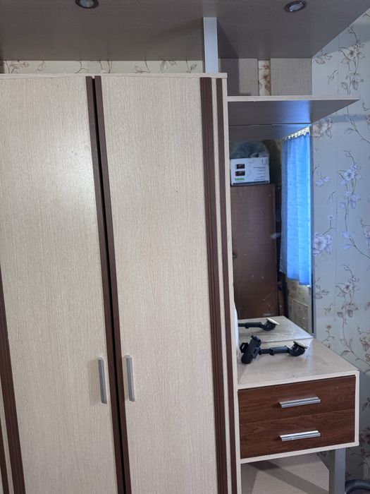 Продам шкаф в прихожую