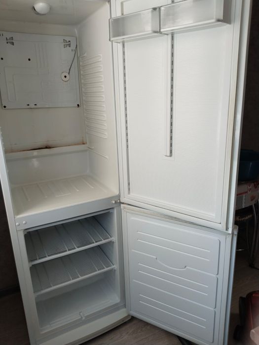 Продам холодильник