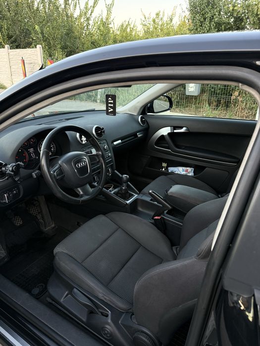 Vând Audi A3  an 2010