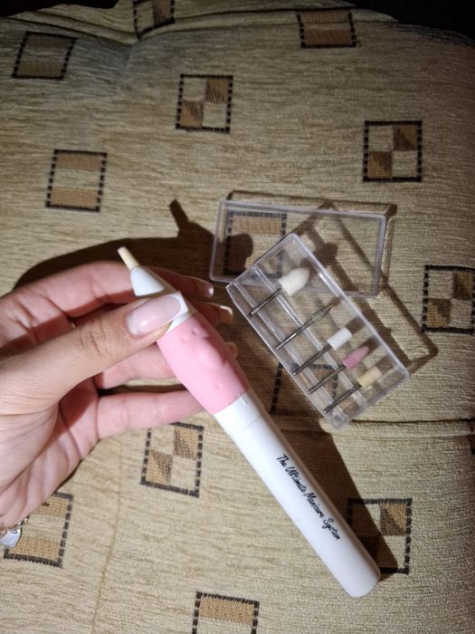 Електрическа пила за нокти.