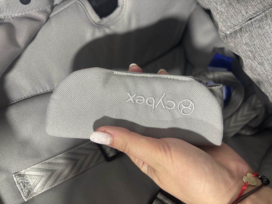 Vand carut cybex gold eos lux