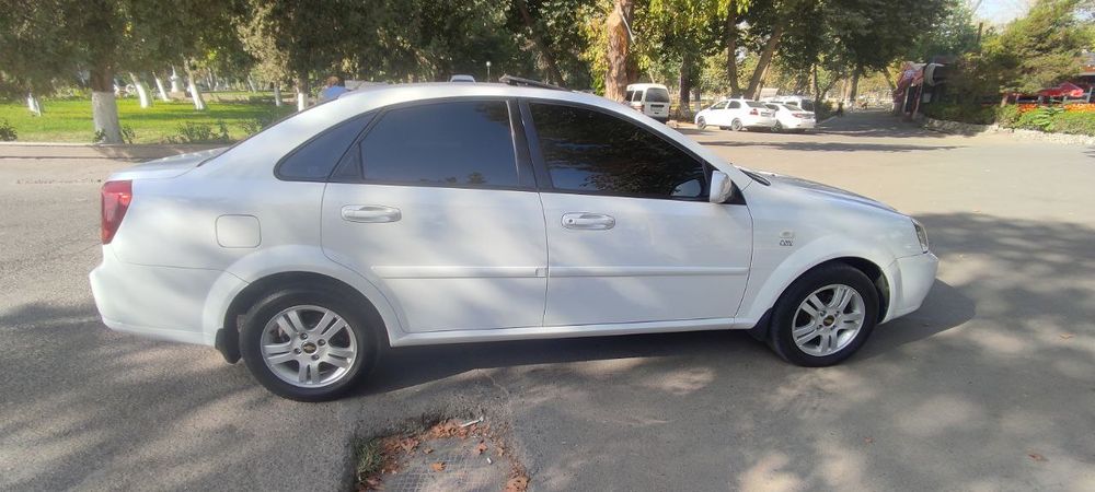 Продается Lacetti 1.8