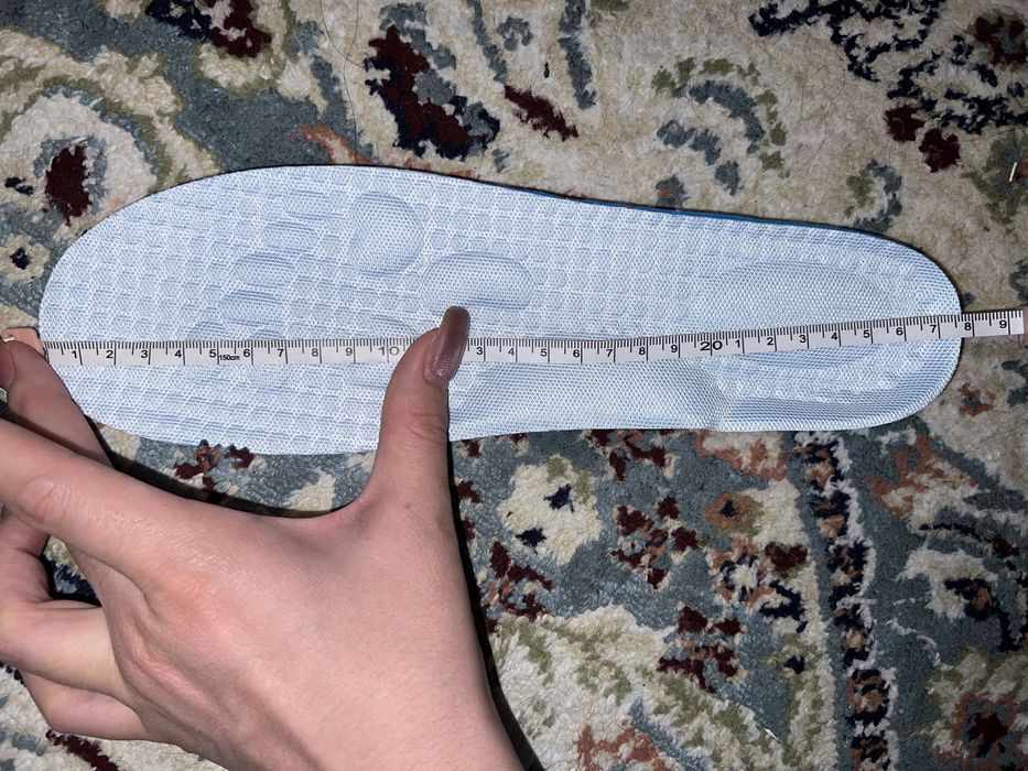 Кроссовкий универсальные