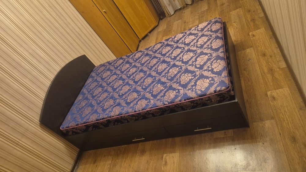 Продам кровать б/у
