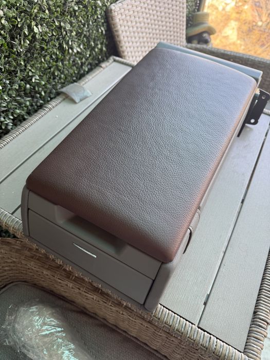 Подлакътник за mercedes 221