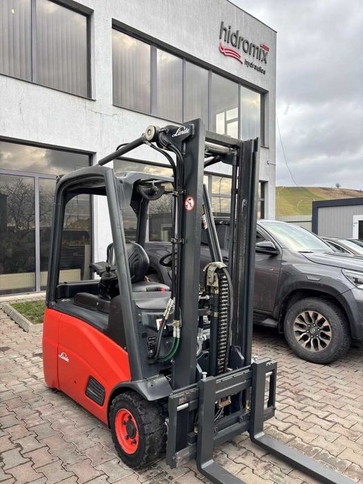 Electrostivuitor Linde E16H-01 – 3 roți Anul fabricației: 12/2013