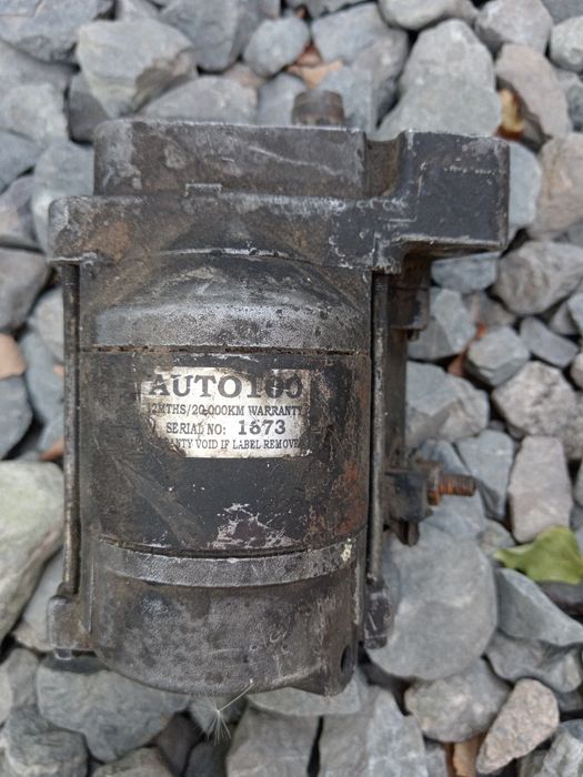 Продам стартер от таиета превия