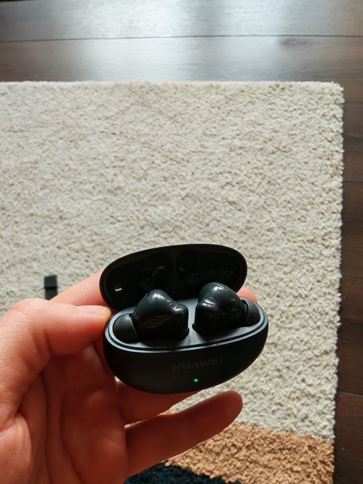 Vând căști huawei freebuds 6i