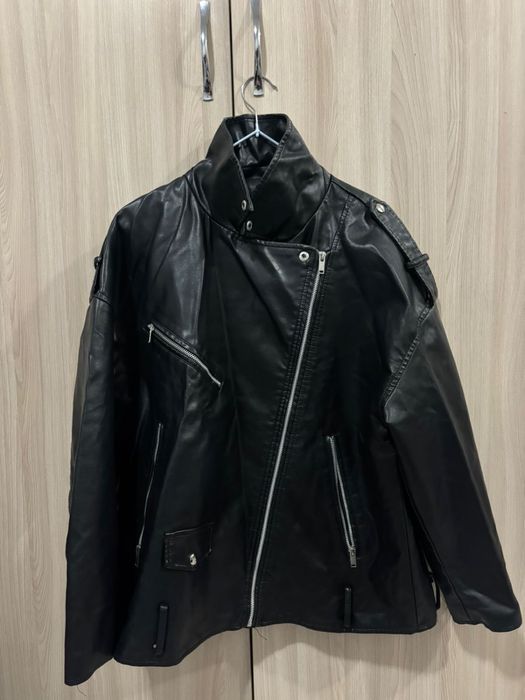 Продаю пуховик и кожанку.