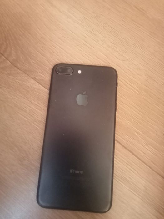 продам  айфон  7+