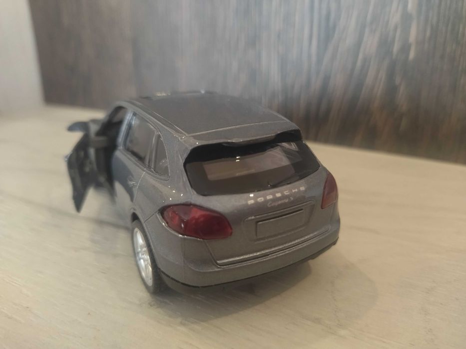 Метална количка Porsche Cayenne S !!!