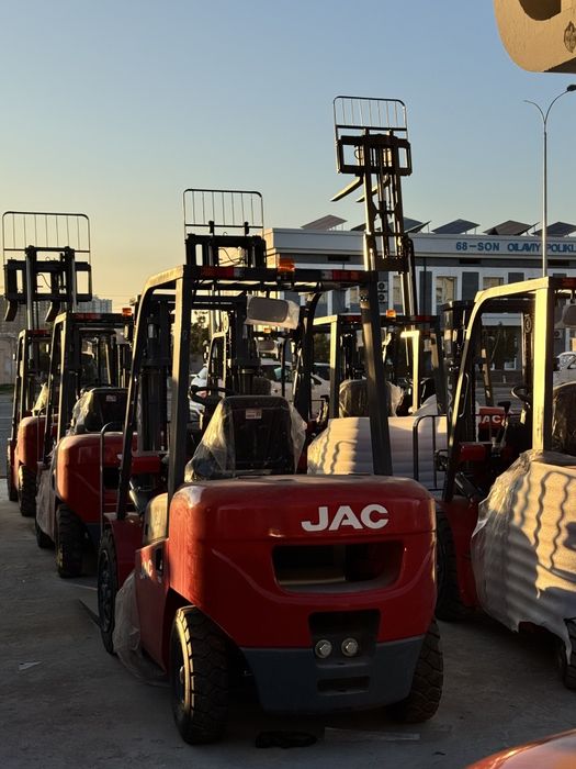 Вилочный погрузчик Автокара Кара  "JAC" 3 тонна 3 метр