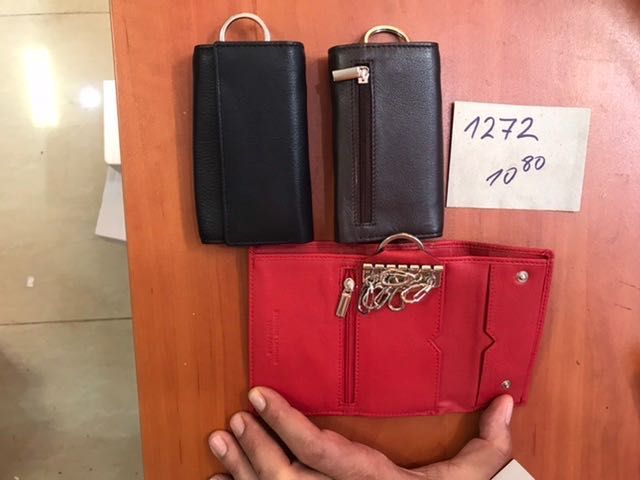 Портфейли телешка кожа на едро