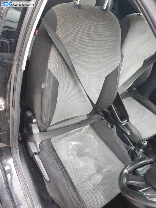 Centura Siguranta Dreapta Fata Pasager Skoda Rapid 2012 - 2022 Cod 5jA857702A
