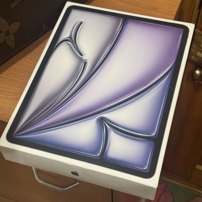 Apple iPad Air 13” M3 128GB Wi-Fi Новый, не активирован