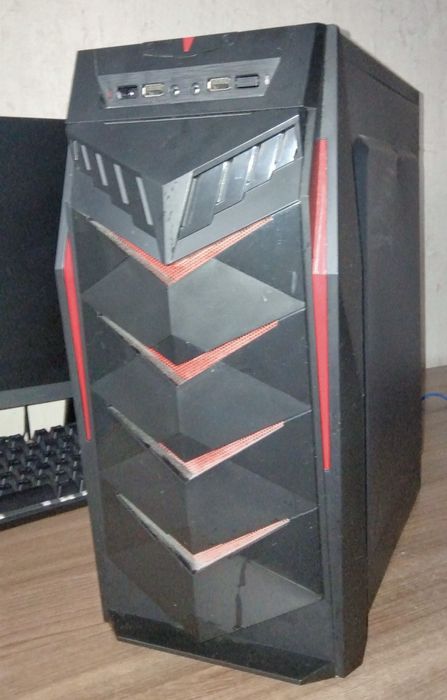 Продаю настольный компьютер