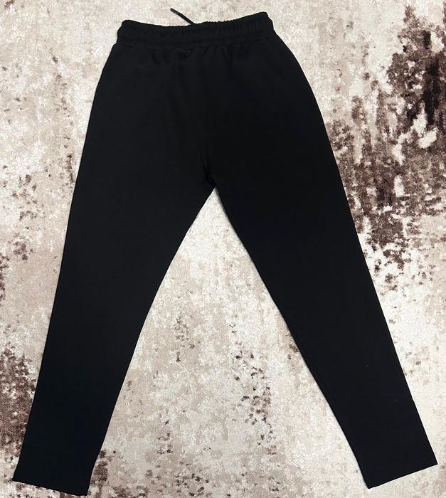 Vând compleu nou de bărbați Boss