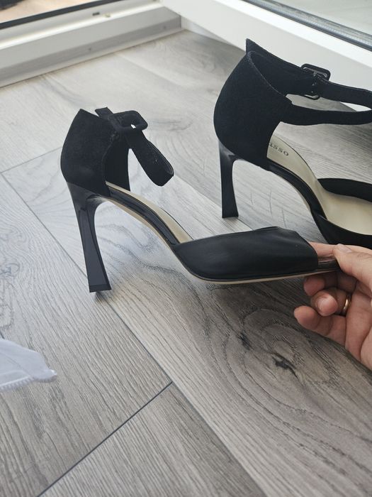 Продам босоножки