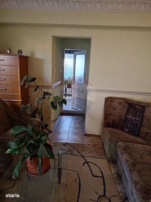 VANZARE SPECIALA Casă / Vilă cu 7 camere, Uverturii MILITARI/Duplex