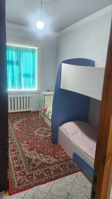 Gulobod da 5 xonali 4 etaj Kvartira sotiladi !!