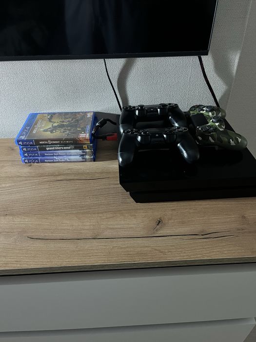 Срочно продам пс4 ps4