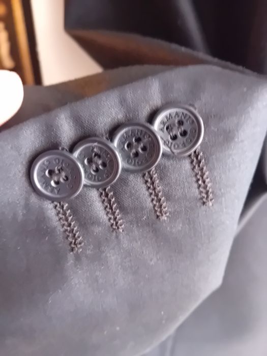 Costum Giorgio armani marimea 56