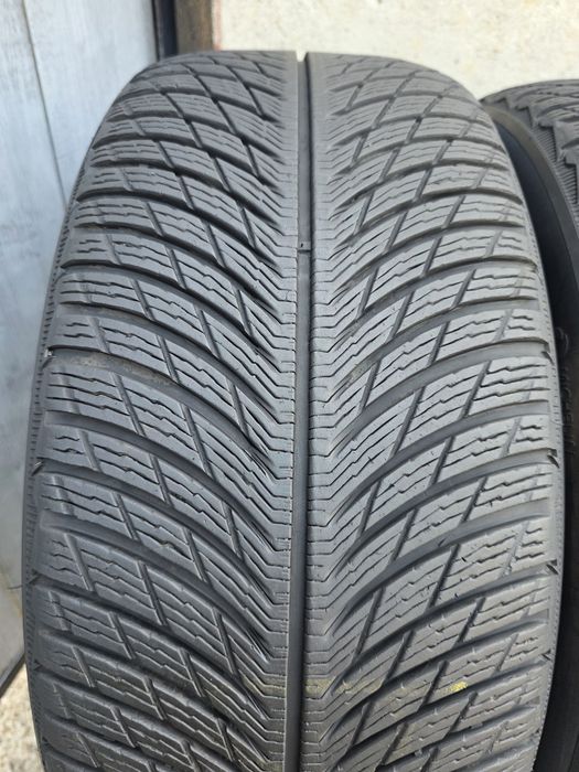 Vand patru anvelope de iarna michelin 245 45 19dot 2722