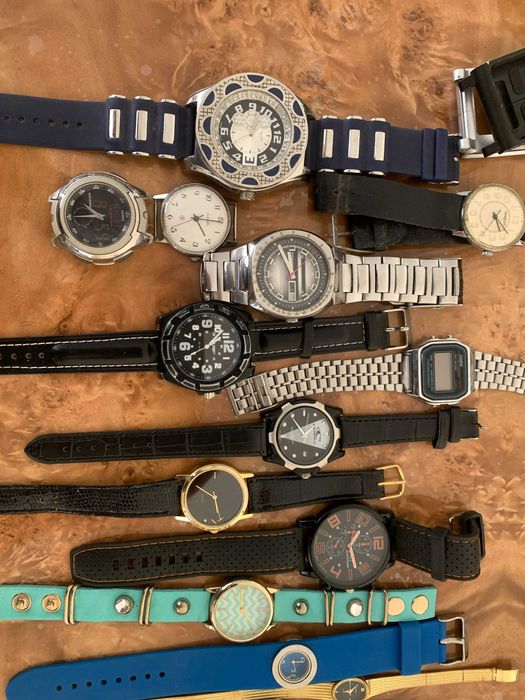 Timex Casio Raketa soatlar sotiladi