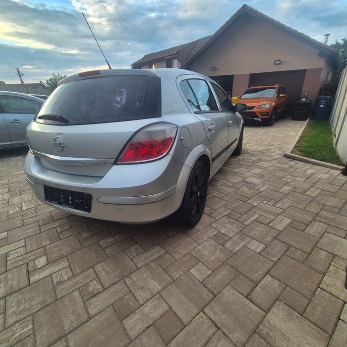 Opel Astra H , benzina ,105 CP , cutie automata , xenon , clima , Germania , 2005