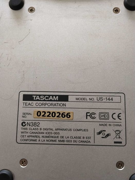 Placă de sunet Tascam US-144