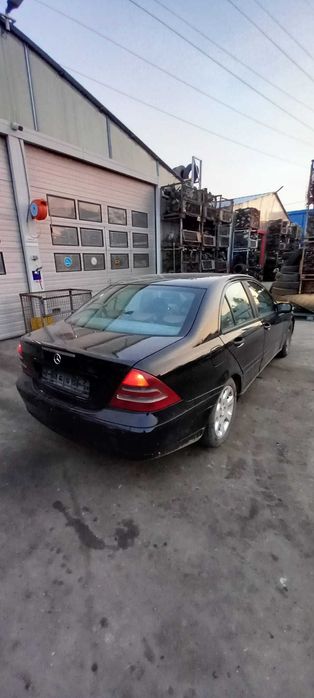 Mercedes C W203 Dezmembrez/Dezmembram