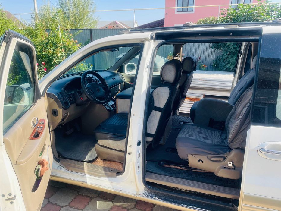 продам авто  KIA CARNIVAL