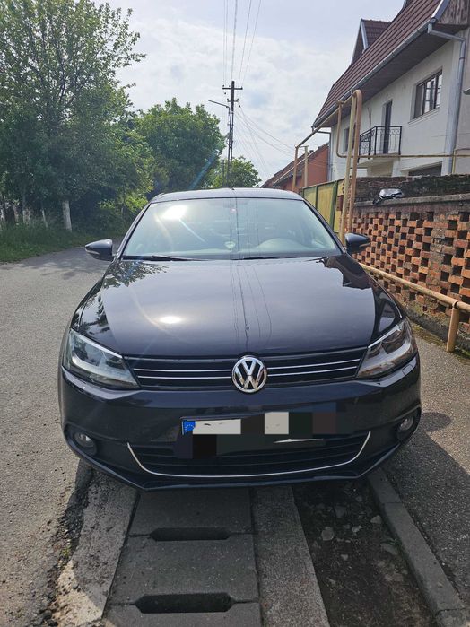VOLKSWAGEN Jetta 2012 — imagine 3