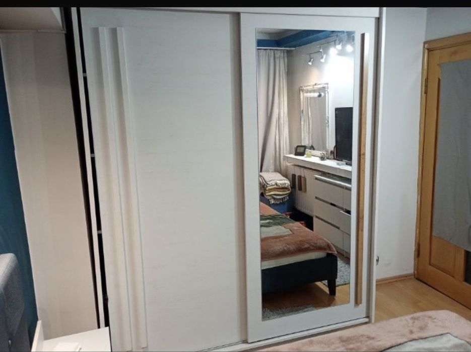 Dressing /dulap culisant  pentru haine