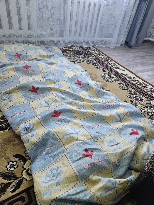 Продам б/у 2 матраса из ваты по 2000т