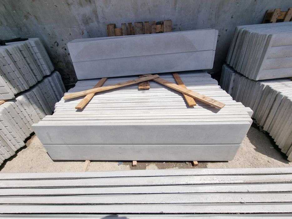 Modele garduri din beton de la gardultau.com placi de gard stalpi