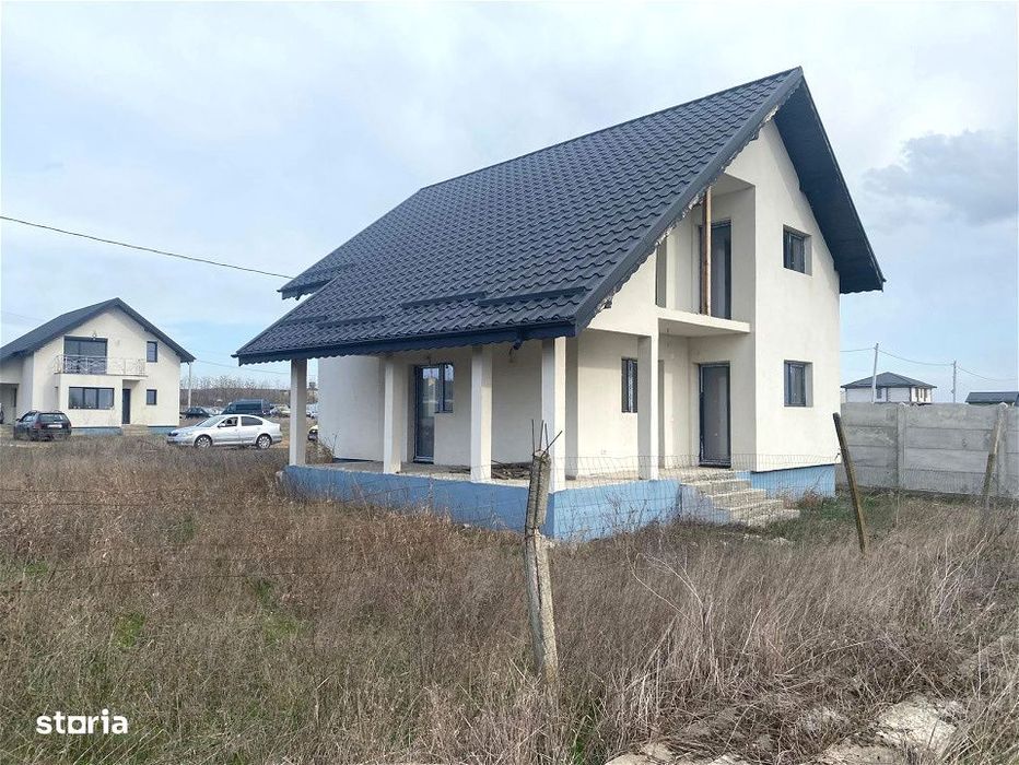 Casa spatioasa si bine compartimentata