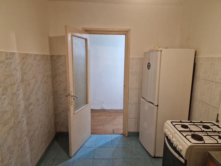 Apartament o camera,40mp,decomandat,Dărmănești, centrala,termopane