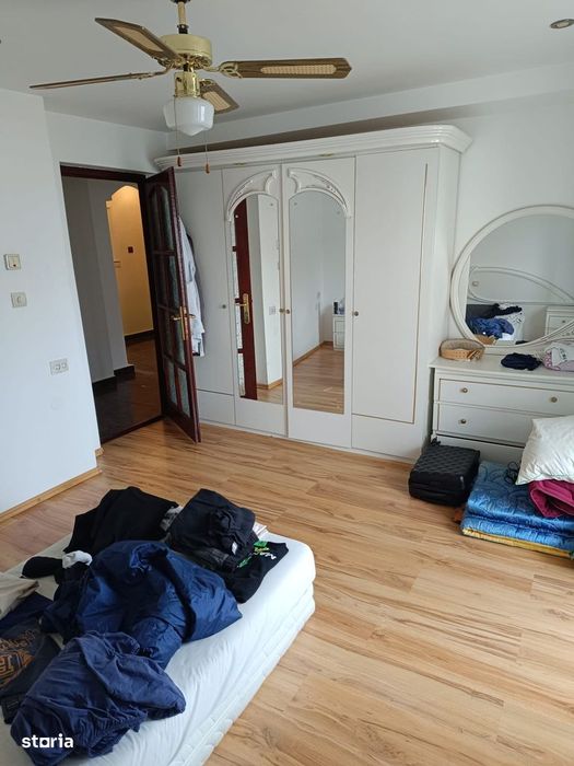 Apartamemnt 3 camere C.R.Vivu