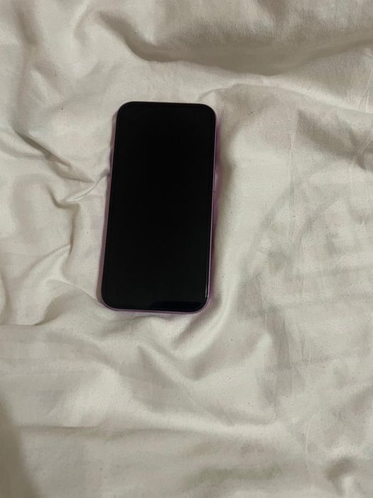 Продам Айфон 16