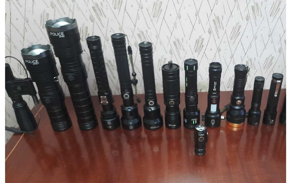 Lanterne metalice lumina puternica acumulator zoom raza 100-900m