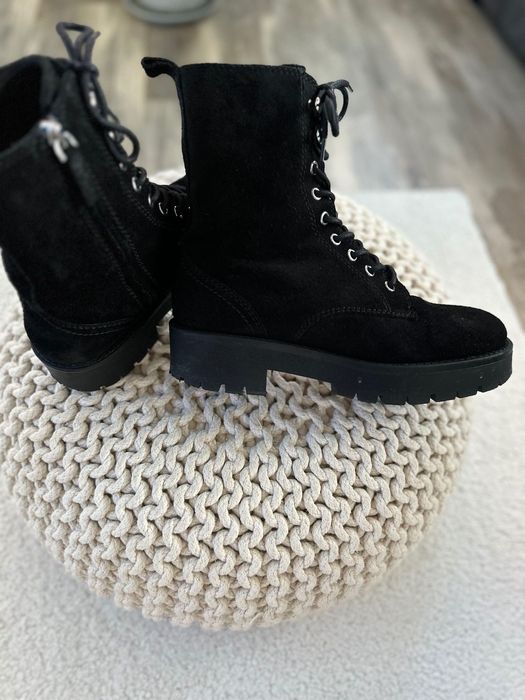 Боти от естествен велур Massimo Dutti