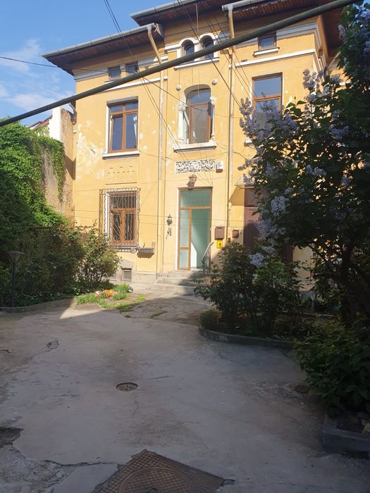 Apartament central in vila interbelica