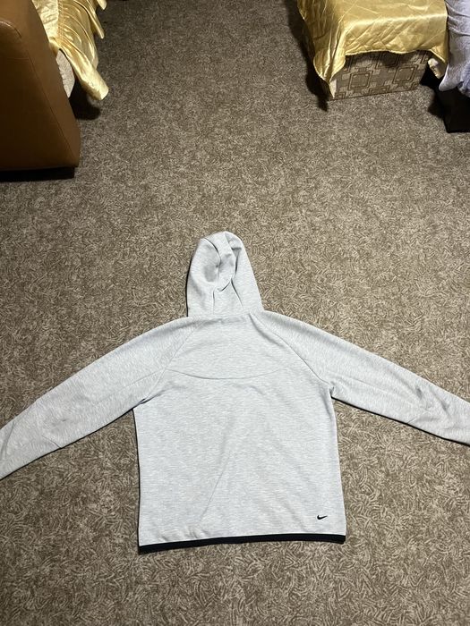 Nike tech fleece М размер сив