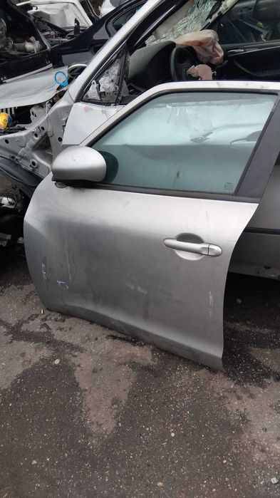 Usa dreapta/stanga fata Nissan Juke an 2011