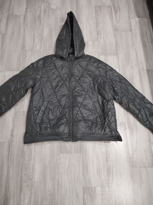 Продам женскую куртку