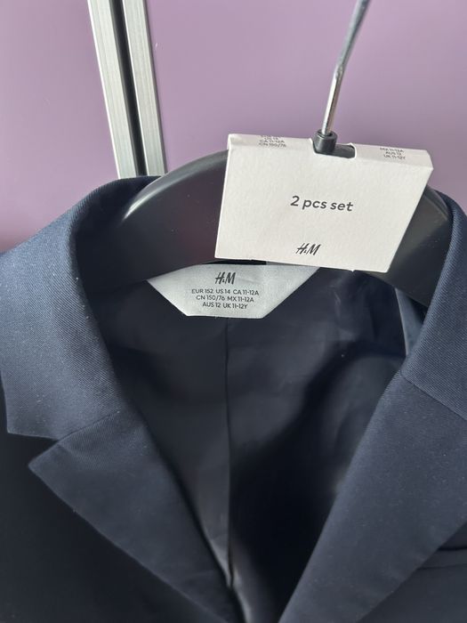 Костюм  H&M тъмно синьо-152 см